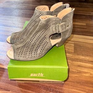 Earth Women's Taupe Peep-Toe Heeled Boots